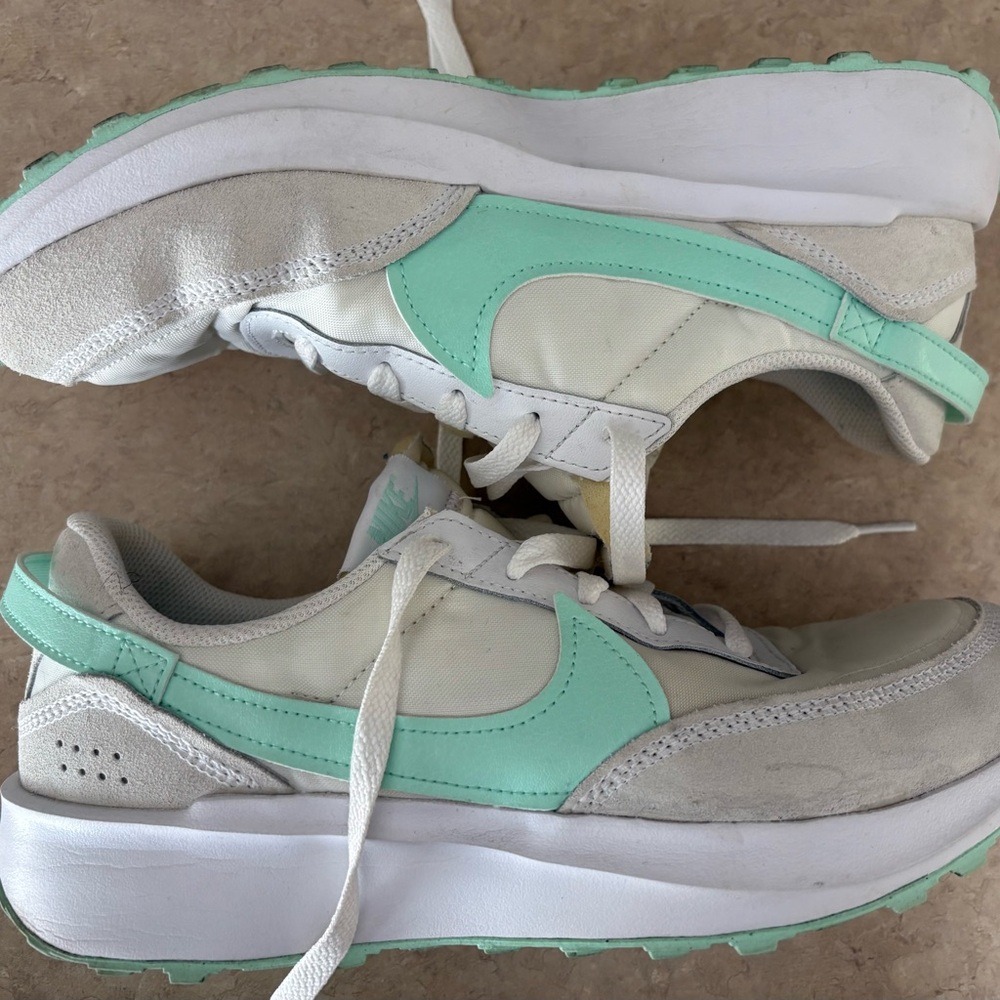 Nike Waffle Debut Women's Sneakers | Mint and White